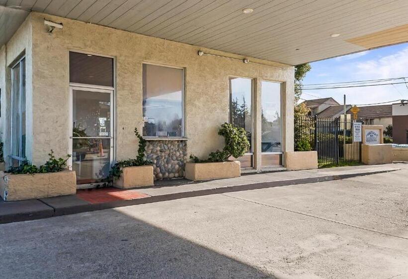 هتل Heritage Inn Express Hayward