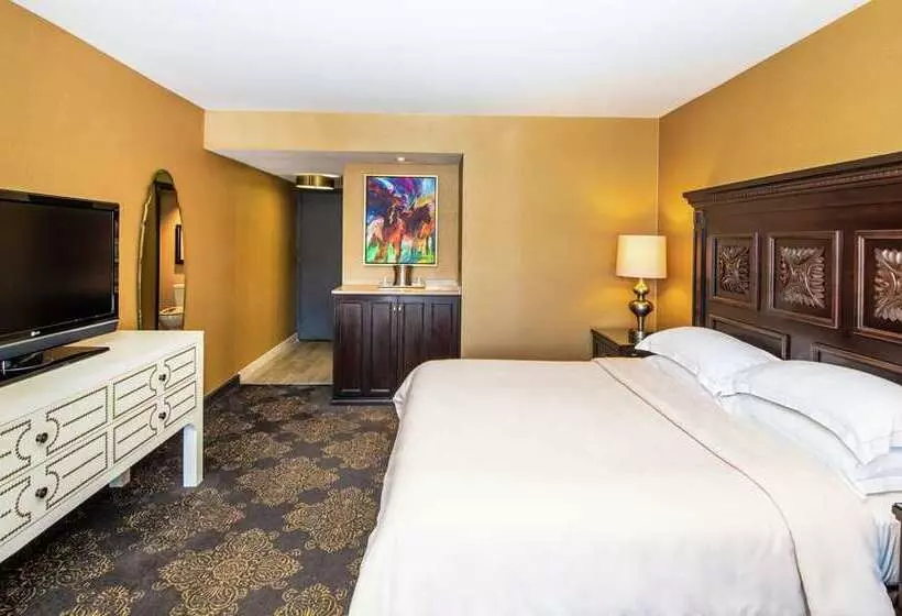Отель Hilton Santa Fe Historic Plaza