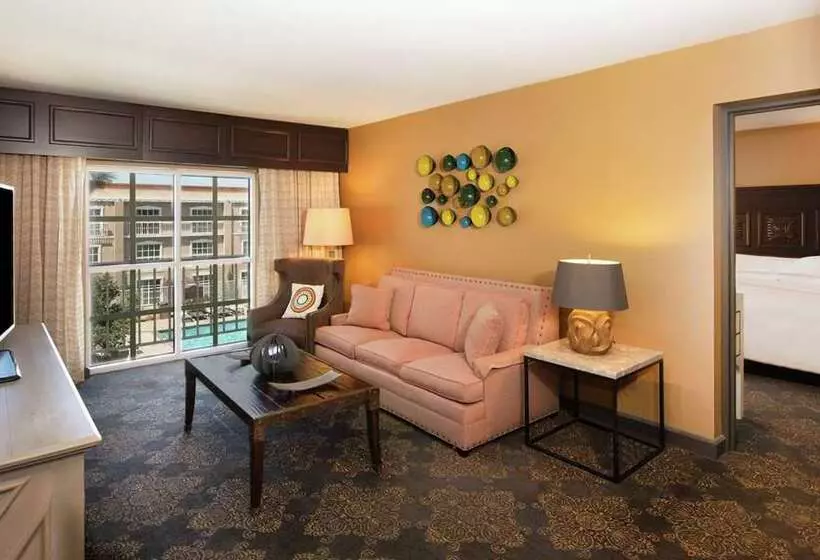 Отель Hilton Santa Fe Historic Plaza