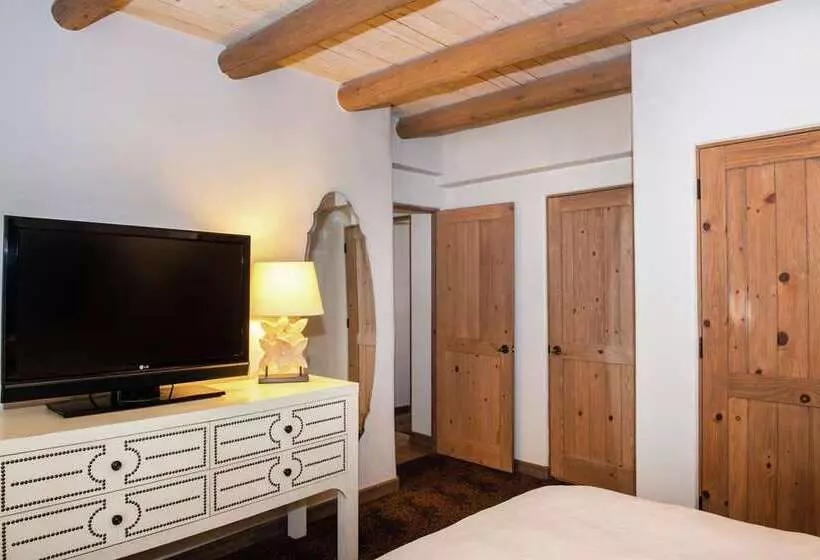 Отель Hilton Santa Fe Historic Plaza