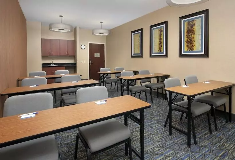 Отель Holiday Inn Express & Suites By Ihg Chambersburg, An Ihg