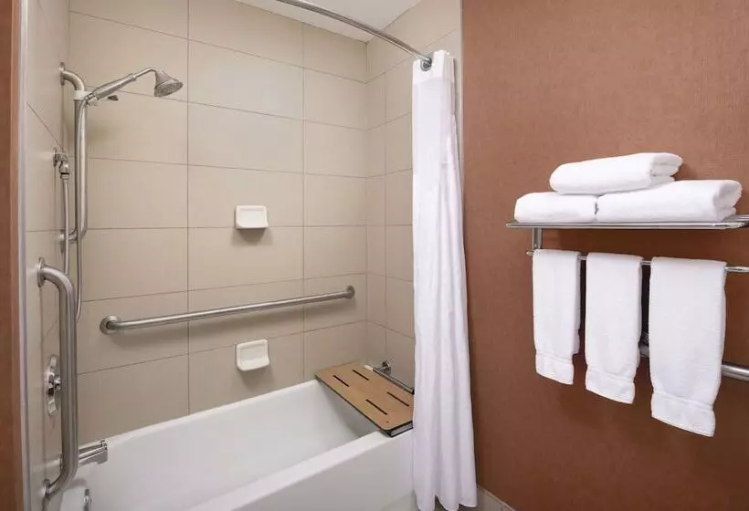 Отель Holiday Inn Express & Suites By Ihg Chambersburg, An Ihg