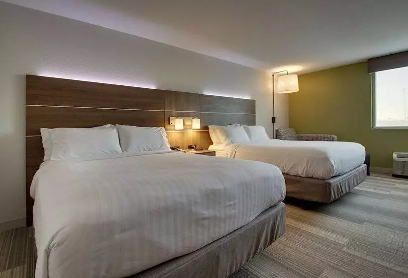 호텔 Holiday Inn Express & Suites Wapakoneta, An Ihg