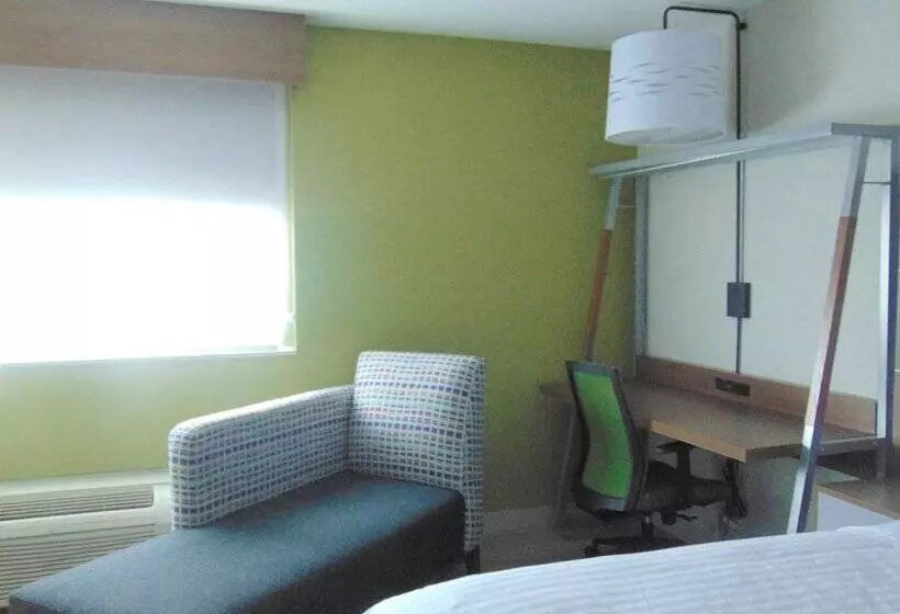 호텔 Holiday Inn Express & Suites Wapakoneta, An Ihg