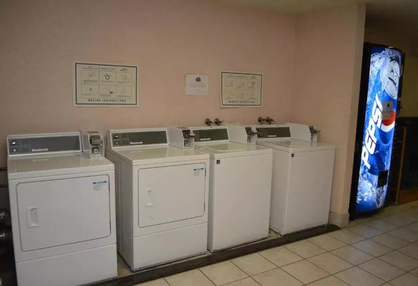 فندق Ontario Airport Inn