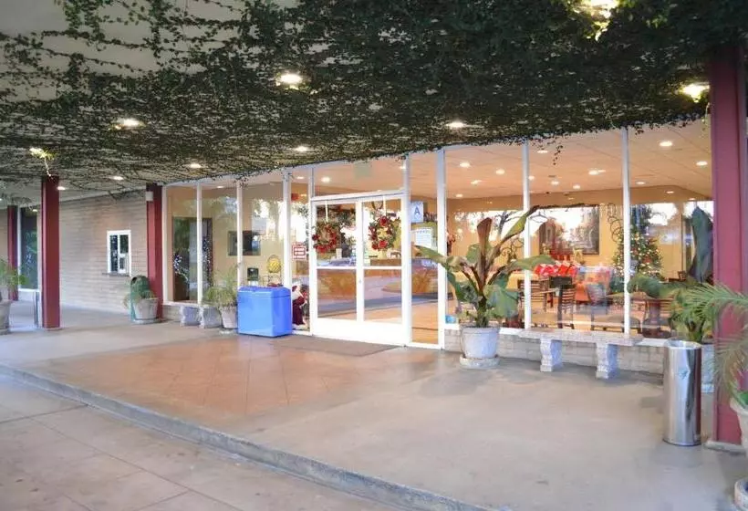 فندق Ontario Airport Inn