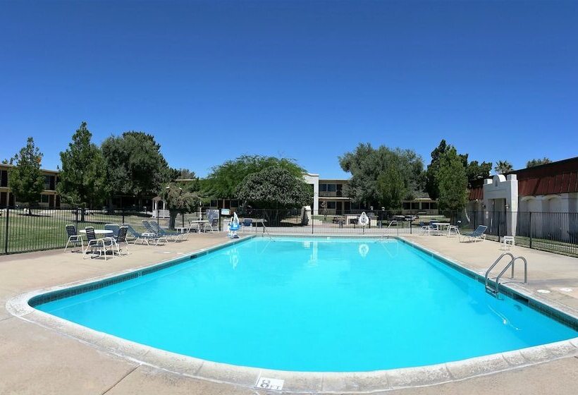 Отель Quality Inn On Historic Route 66