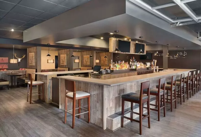 בית מלון כפרי Ramada By Wyndham Beaver Falls