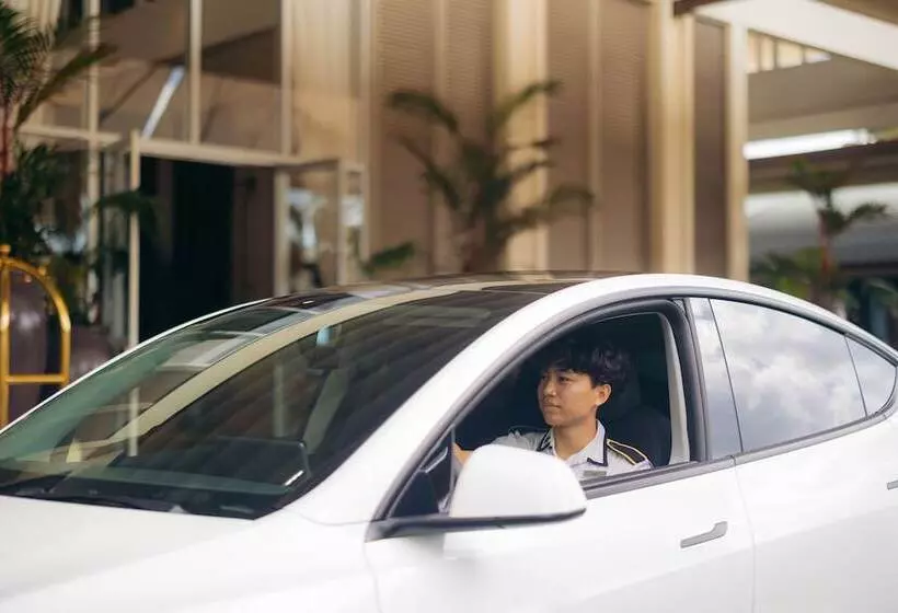 The Kahala Hotel And Resort