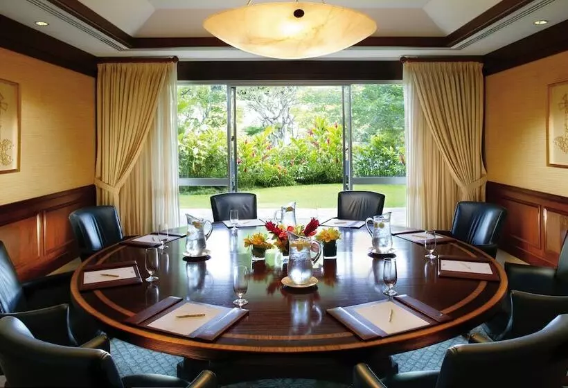 The Kahala Hotel And Resort