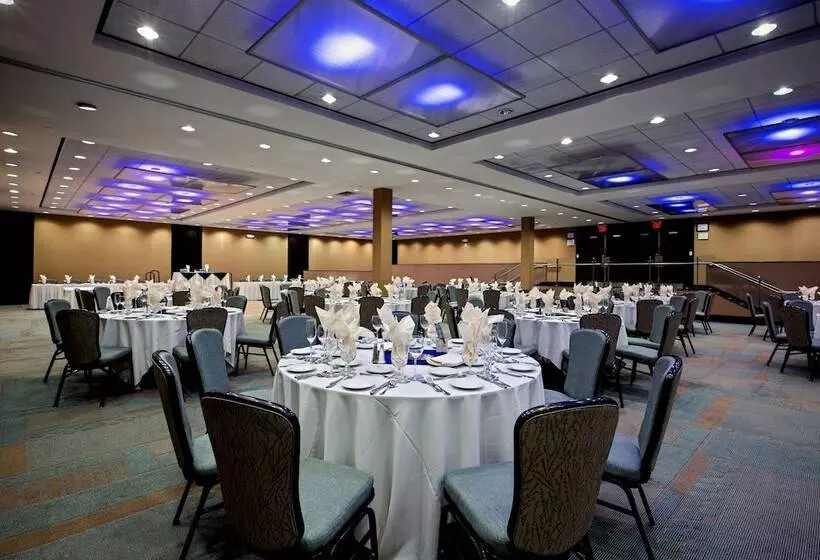 Crowne Plaza Hotel Glen Ellyn/lombard, An Ihg