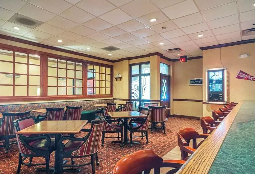 בית מלון כפרי Clarion Inn