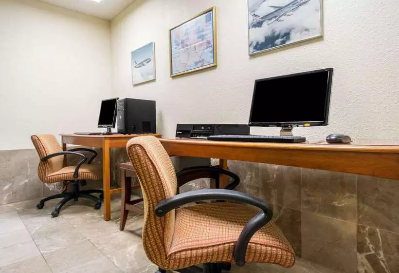 Hotel Days Inn By Wyndham Columbus Airport