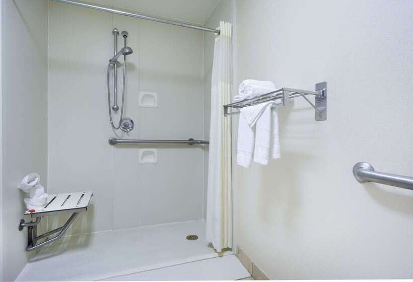 هتل Days Inn By Wyndham Columbus Airport