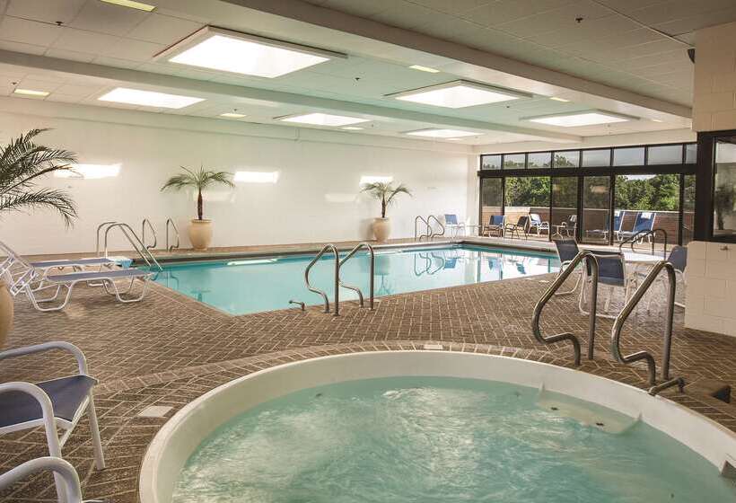 فندق Doubletree By Hilton  Chicago  Oak Brook