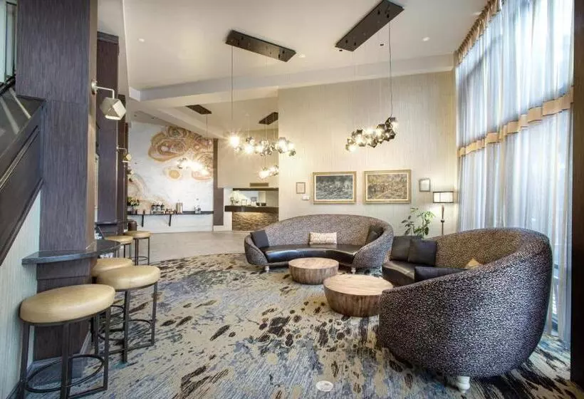 Отель Glenwood Hot Springs Resort