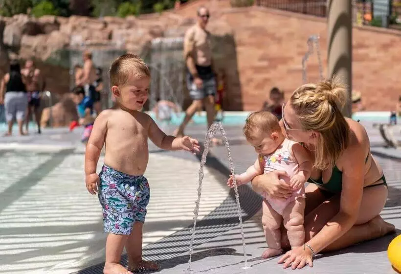 Отель Glenwood Hot Springs Resort