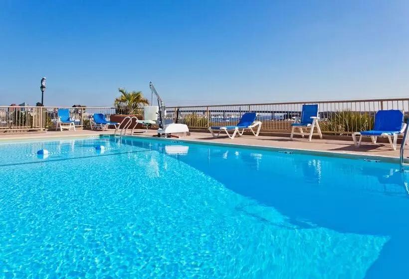 ホテル Holiday Inn Charleston Riverview, An Ihg