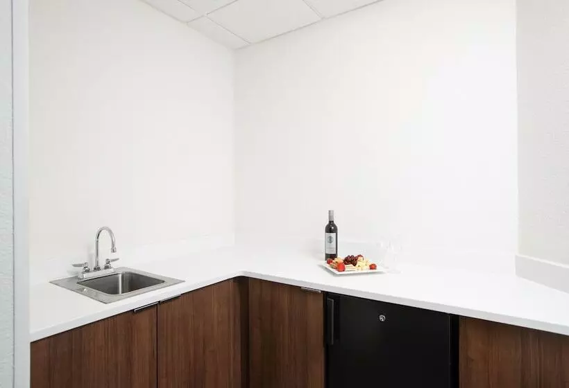 ホテル Holiday Inn Charleston Riverview, An Ihg