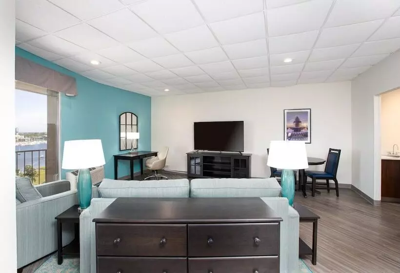 ホテル Holiday Inn Charleston Riverview, An Ihg