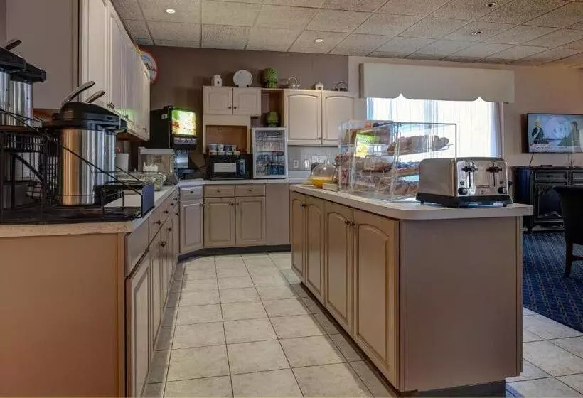 فندق Howard Johnson By Wyndham Amherst Hadley