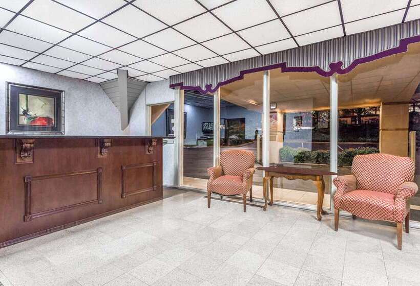 בית מלון כפרי Howard Johnson By Wyndham Athens