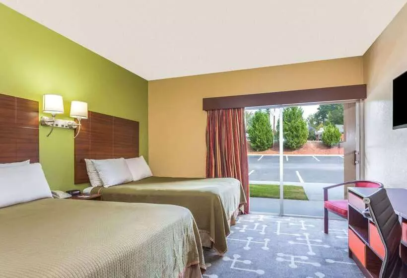 호텔 Howard Johnson By Wyndham Athens