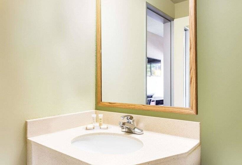 בית מלון כפרי Howard Johnson By Wyndham Athens