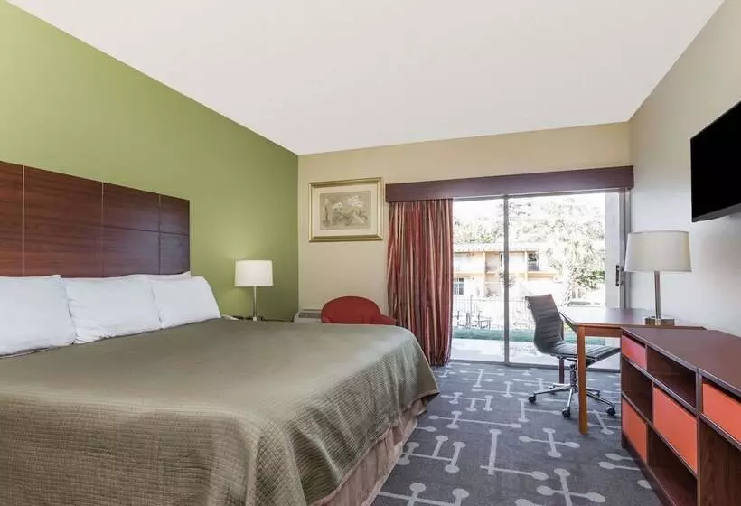 호텔 Howard Johnson By Wyndham Athens