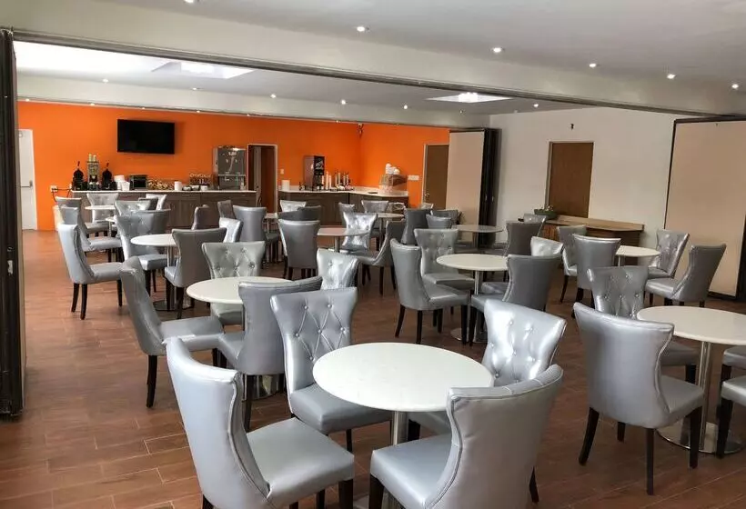 בית מלון כפרי Howard Johnson By Wyndham Harrisburg