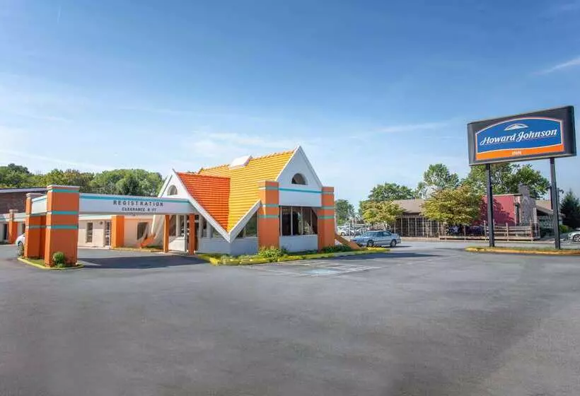 בית מלון כפרי Howard Johnson By Wyndham Harrisburg