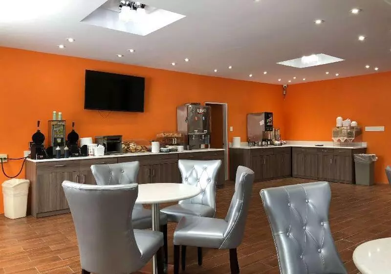 בית מלון כפרי Howard Johnson By Wyndham Harrisburg