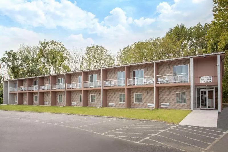 בית מלון כפרי Howard Johnson By Wyndham Harrisburg