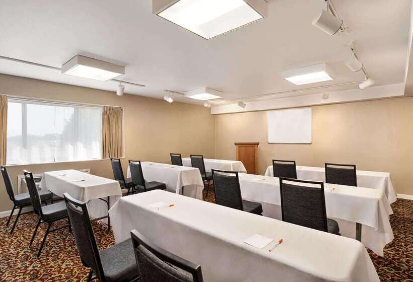 فندق Howard Johnson  By Wyndham South Portland