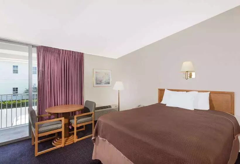 Szálloda Howard Johnson By Wyndham Vero Beach / Downtown