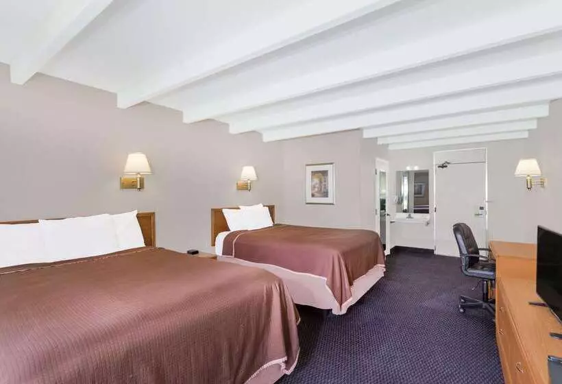 Szálloda Howard Johnson By Wyndham Vero Beach / Downtown