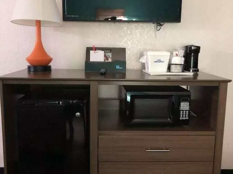 בית מלון כפרי Howard Johnson By Wyndham Winter Haven Fl