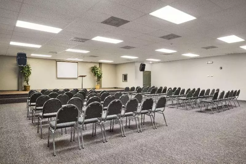 בית מלון כפרי Howard Johnson By Wyndham Winter Haven Fl