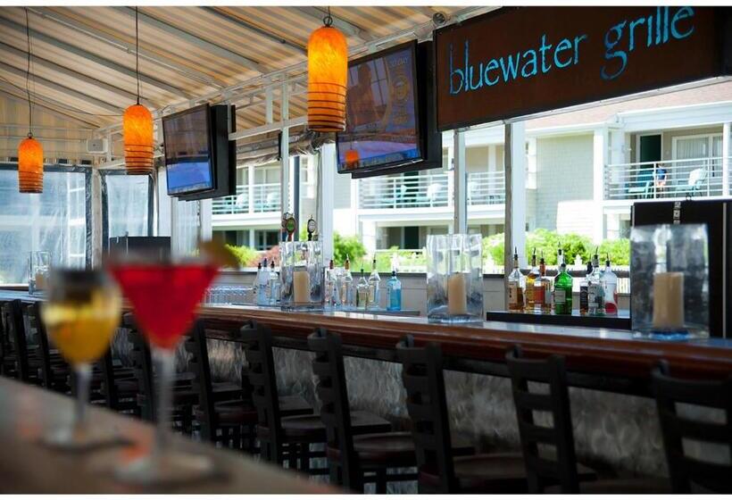 هتل Hyannis Harbor