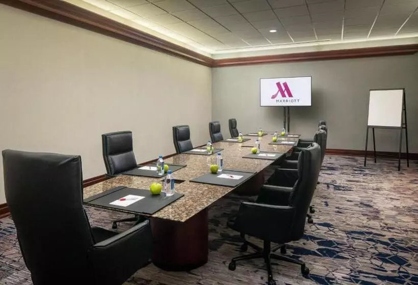 هتل Indianapolis Marriott East