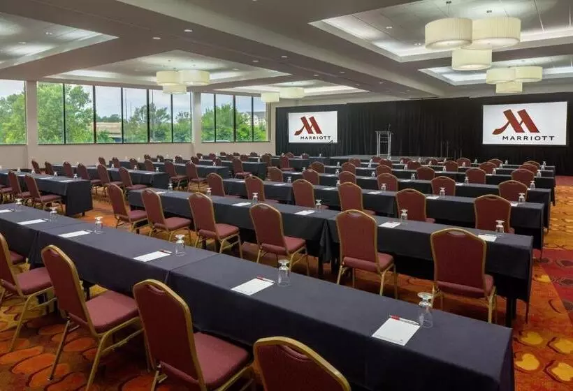 هتل Indianapolis Marriott East