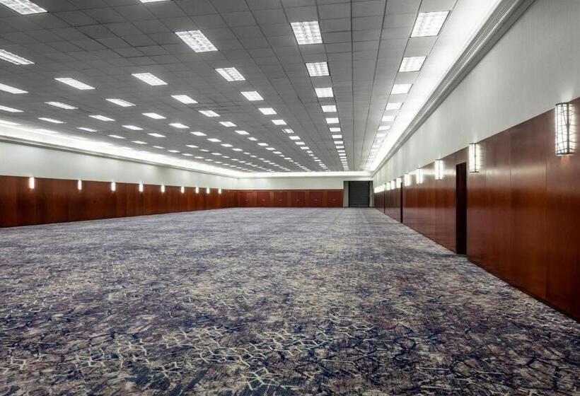 هتل Indianapolis Marriott East