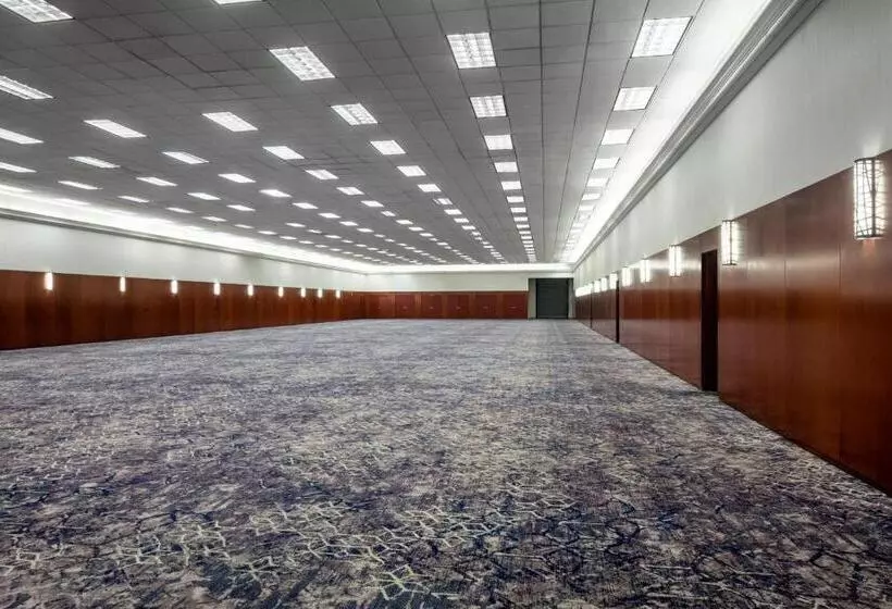 هتل Indianapolis Marriott East