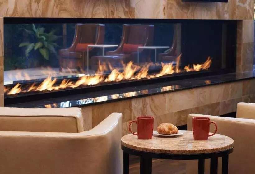 هتل Indianapolis Marriott East