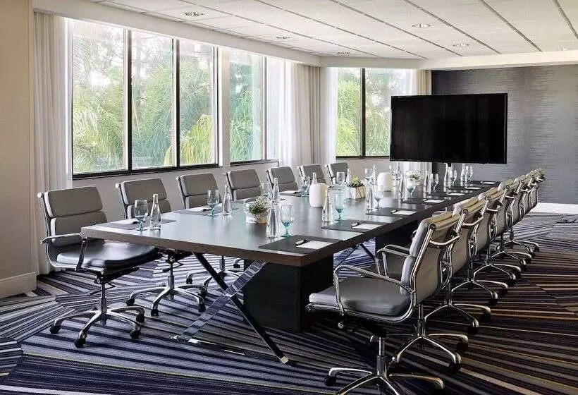 בית מלון כפרי Irvine Marriott