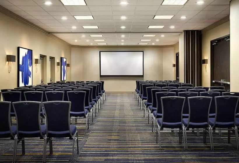 בית מלון כפרי Irvine Marriott