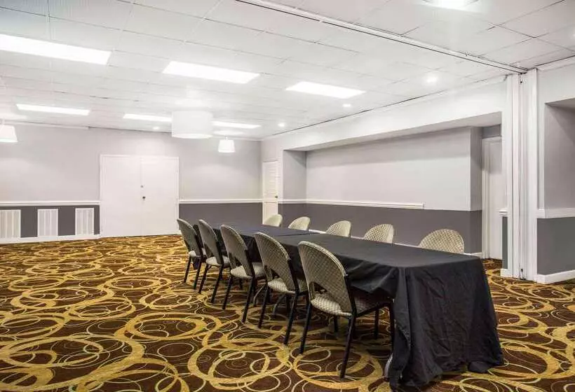 酒店 Quality Inn & Suites University Area