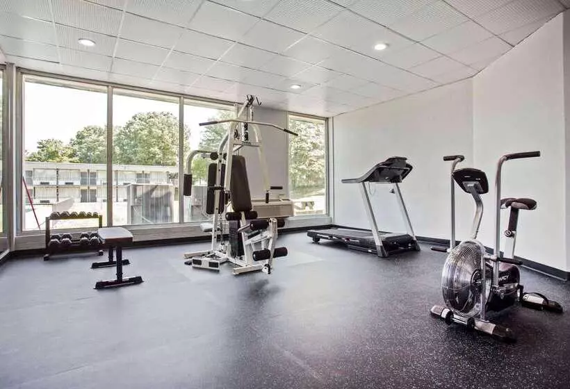 酒店 Quality Inn & Suites University Area