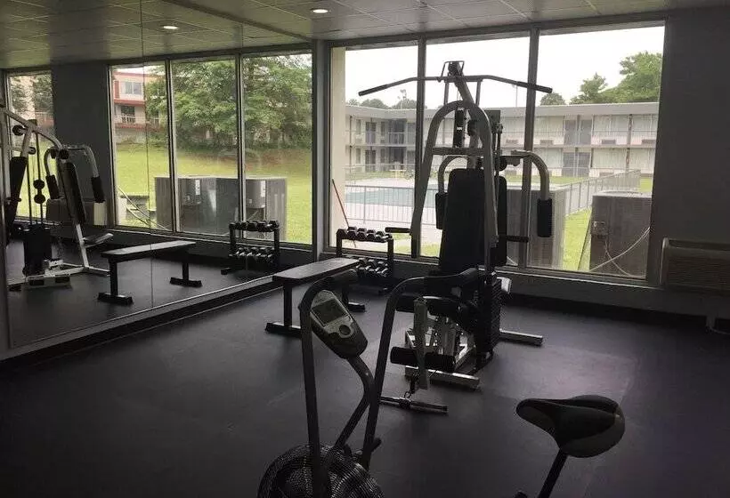 酒店 Quality Inn & Suites University Area