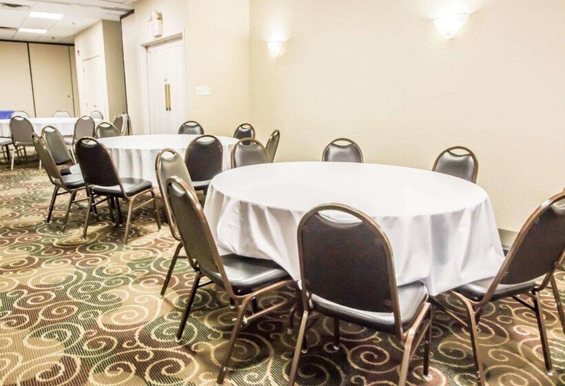 فندق Quality Inn & Suites Winter Park Village Area